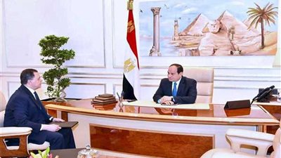 موجز الرابعة .. الرئيس السيسي يلتقى وزير الداخلية.. واجتماع الحكومة الأسبوعى لأول مرة فى العلمين الجديدة
