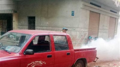 استمرار حملات مكافحة البعوض والحشرات الطائرة بالبحيرة