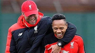 كلوب: كلاين سيغيب فترة طويلة عن ليفربول بسبب إصابة الرباط الصليبي