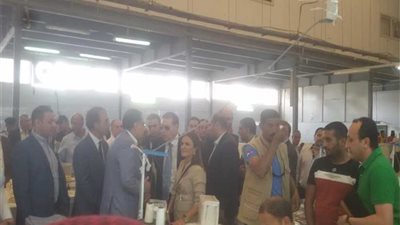 رئيس الوزراء يستهل زيارته إلى محافظة الاسكندرية بزيارة المنطقة الحرة بالعامرية