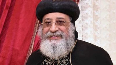 البابا تواضروس يهدي سيارة 