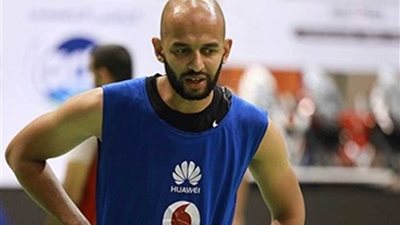 لاعب السلة مؤمن طارق :إنجاز بطولة إفريقيا دافع قوي للفوز بالثلاثية مع الأهلي