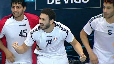 وزير الشباب يهنئ منتخب 