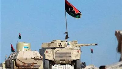 مدفعية الجيش الليبي تدك الميليشيات بمعسكر حمزة