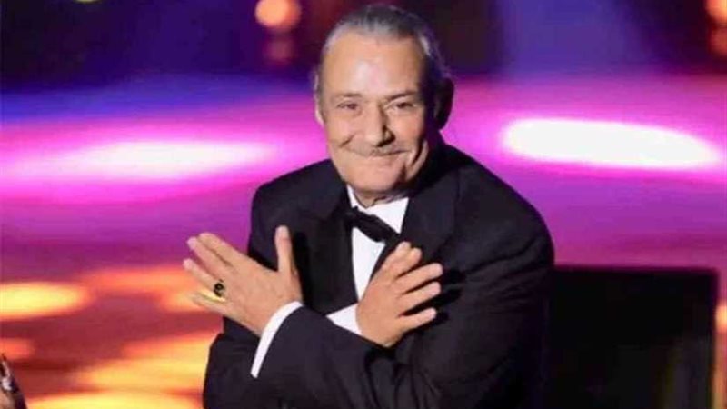 نجوم الفن ينعون فاروق