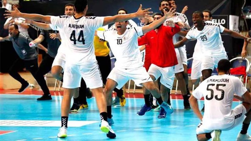 بالصور.. فرحة هستيرية