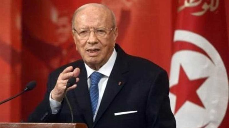 التونسيون يبكون رئيسهم