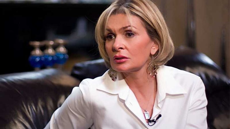 وفاة والدة الفنانة