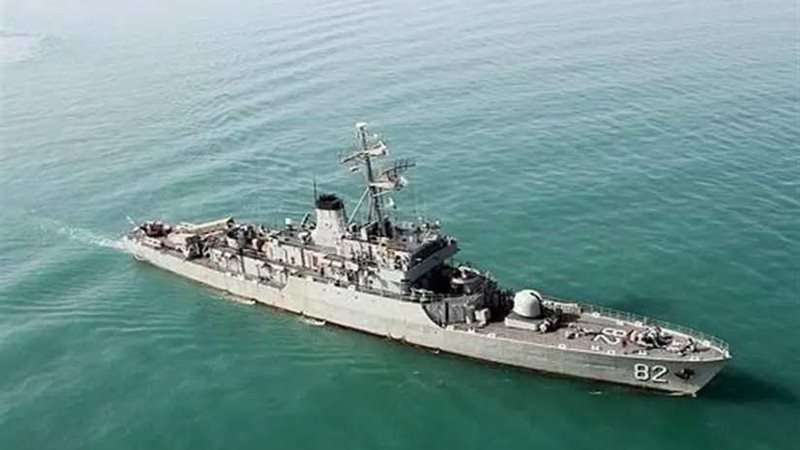 سفينة إيرانية تطلق