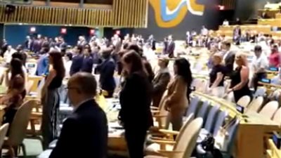 شاهد.. دقيقة صمت في 