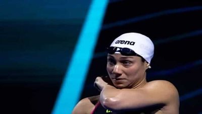 إصابة فريدة عثمان فى بطولة العالم للسباحة بعد وصولها لنهائي 50 متر فراشة