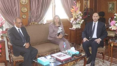 محافظ دمياط تهنئ مدير الأمن الجديد وتبحث معه عددًا من الملفات الأمنية