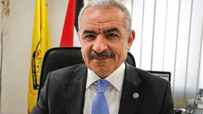 رئيس الوزراء الفلسطيني يبحث السبل القانونية لمواجهة قرصنة الاحتلال لأموال الضرائب