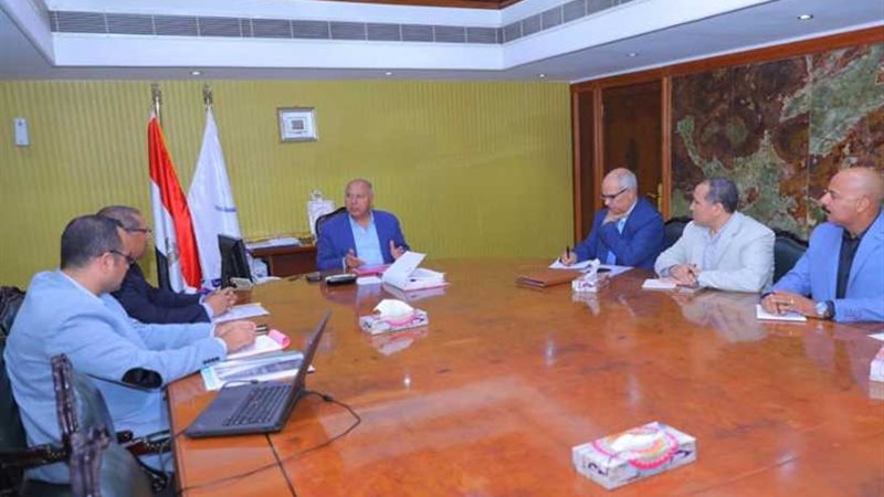 وزير النقل يتابع