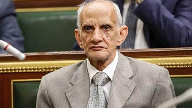 نائب يطالب بحل مشكلة