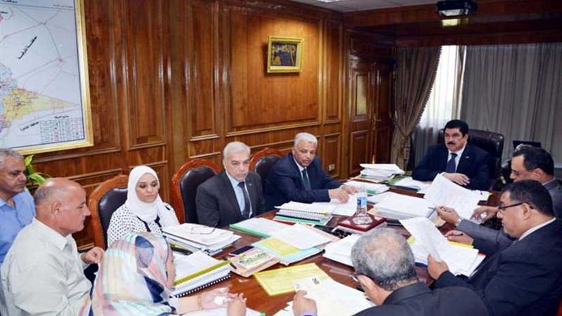 محافظ القليوبية يلتقي