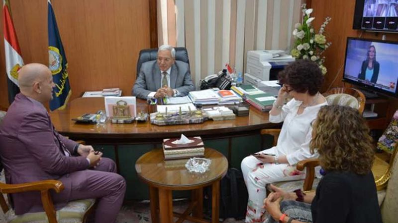 محافظ الدقهلية يستقبل