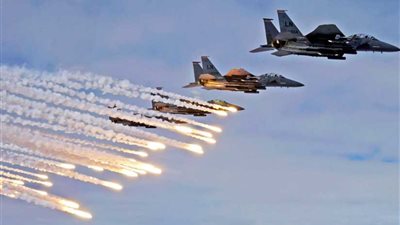 مقاتلات التحالف العربي تدمر غرفة عمليات للميليشيا الحوثية بصعدة