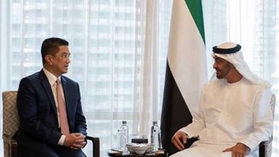 ولي عهد أبوظبي يبحث مع وزير الاقتصاد الماليزي التعاون الاقتصادي بين بلديهما