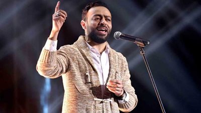 تامر عاشور يحيي آخر حفلات المهرجان الصيفي بالمسرح الروماني