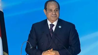 الرئيس السيسي يشهد فيلمًا تسجيليًا حول عملية الإصلاح الاقتصاد في مؤتمر الشباب
