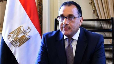 رئيس الوزراء يستعرض جهود هيئة الرقابة المالية في تنظيم وتنمية الأنشطة المالية غير المصرفية