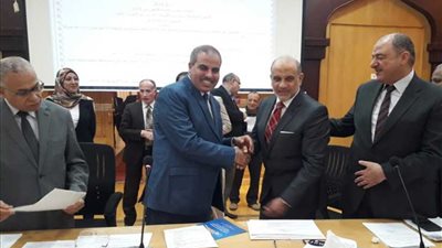 مجلس جامعة الأزهر يكرّم طلاب كلية هندسة الأزهر الفائزين بجائزة التميز العالمية الأولى