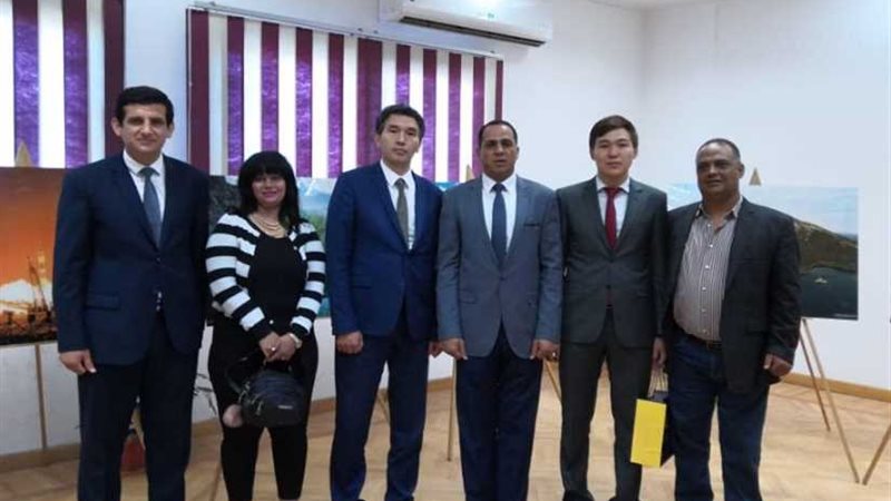 وفد كازاخستانى فى