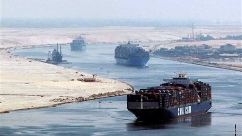 48 سفينة تعبر قناة