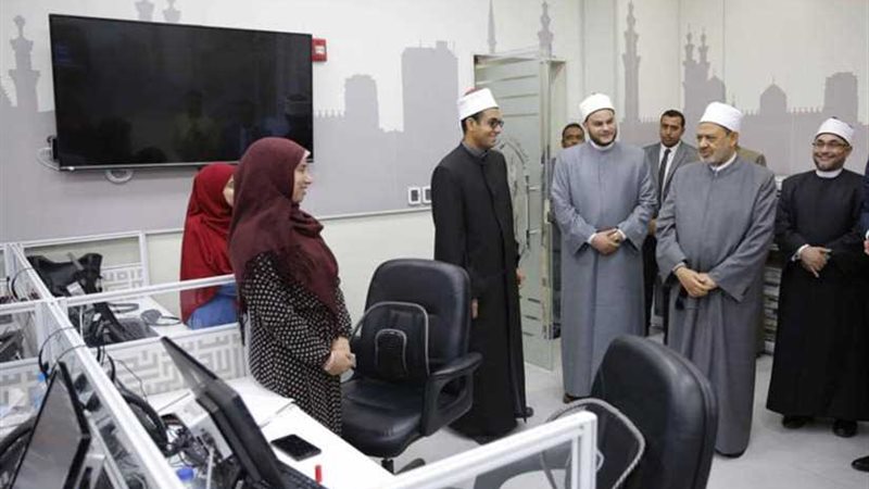 الإمام الأكبر يتفقد