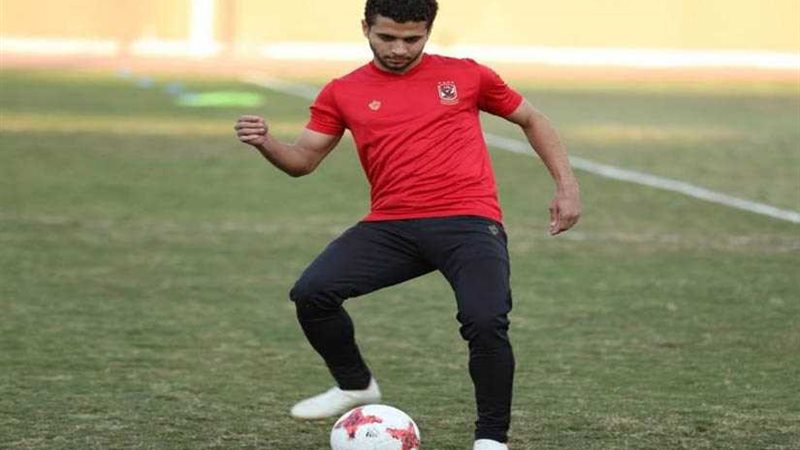 لاعب الأهلي يبدأ
