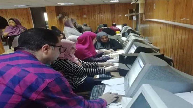 إقبال كبير لطلاب