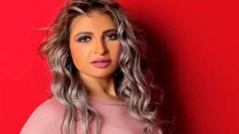 منة جلال فتاة فقيرة