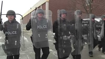 السويد تتخلى عن مئات الدروع الأمنية لسبب 