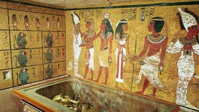 رحلة الفرعون الذهبي الصغير من طيبة إلى منف