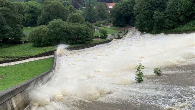 بريطانيا تغرق.. تصدُّع