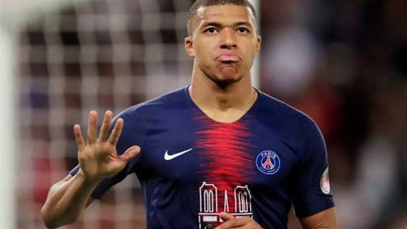 مبابي يعلق على أزمة