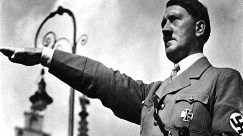 هتلر يغزو إيطاليا