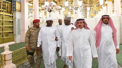 رئيس وزراء جمهورية غينيا يزور المسجد النبوي