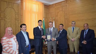 رئيس جامعة بنها: مصر وشبابها بخير
