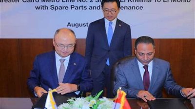 النقل: توقيع عقود توريد وصيانة 6 قطارات جديدة مكيفة وجرارين للخط الثاني للمترو