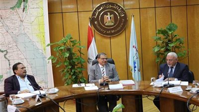 429.3 مليون جنيه إعانات طوارئ لـ255 ألف عامل