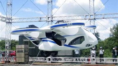 شركة يابانية تختبر أول سيارة طائرة