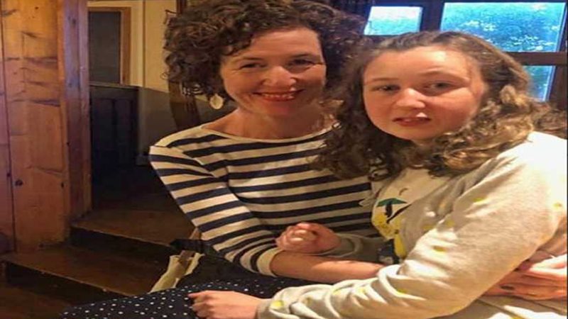 والدتها رومانية ووالدها