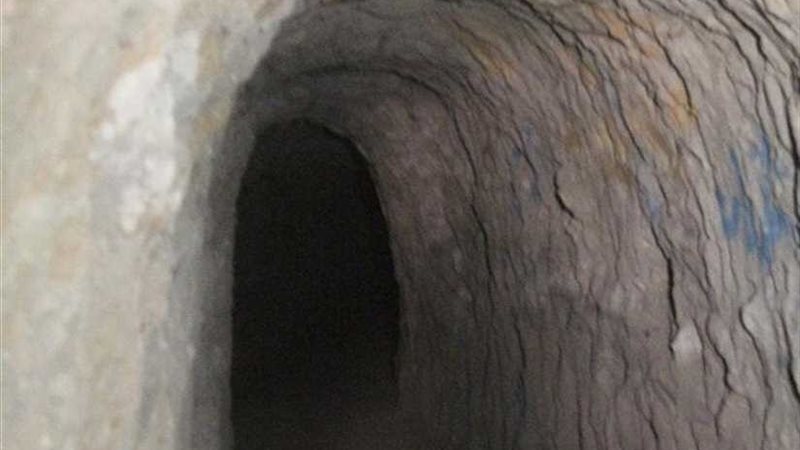 ضبط شبكة أنفاق وتحصينات