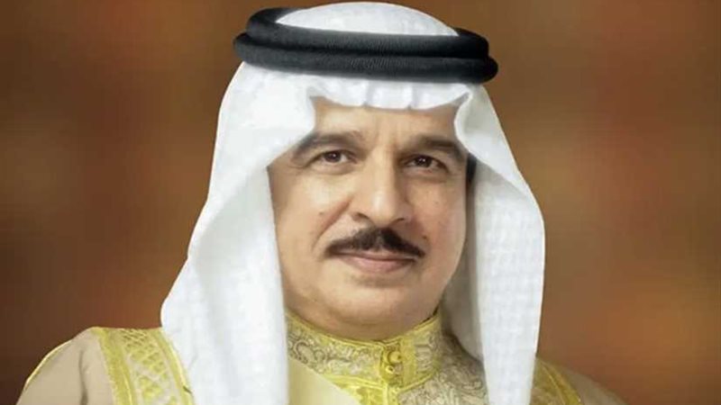 عاهل البحرين يعزي