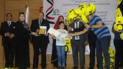 تكريم أسر وأبناء الشهداء في يوم حماية الطفل من الفكر المتطرف