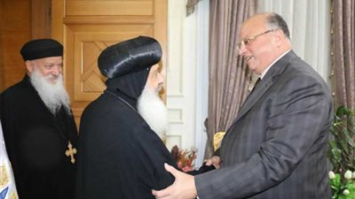 وفد كنسي يهنئ محافظ القاهرة بعيد الأضحى