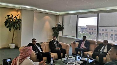 القوى العاملة تطمئن على أحوال 700 مصري في مجموعة 