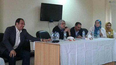 بالصور.. مدير صحة الجيزة تراجع خطة طوارئ العيد مع مديري المستشفيات